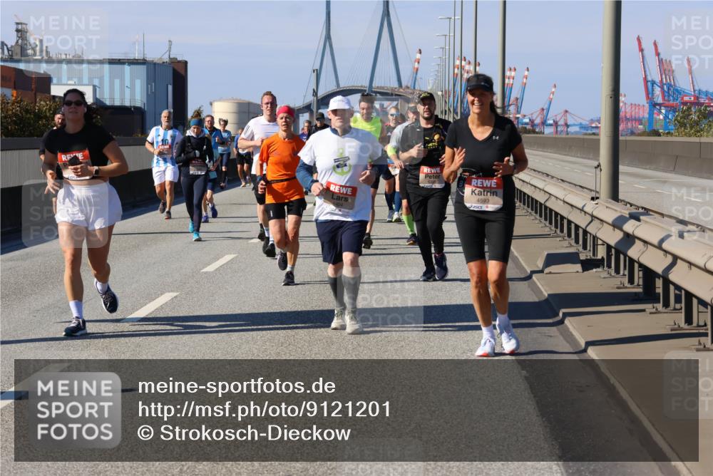 03.10.2025 - Köhlbrandbrückenlauf Strokosch-Dieckow http://msf.ph/oto/9121201 03.10.2025 12:59:56 Position 3 10, 495, 4404, 6326, 4593 meine-sportfotos.de