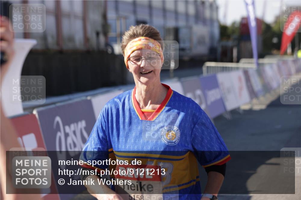 03.10.2025 - Köhlbrandbrückenlauf Jannik Wohlers http://msf.ph/oto/9121213 03.10.2025 13:36:10 Ziel 5045, 5158, 6670 meine-sportfotos.de