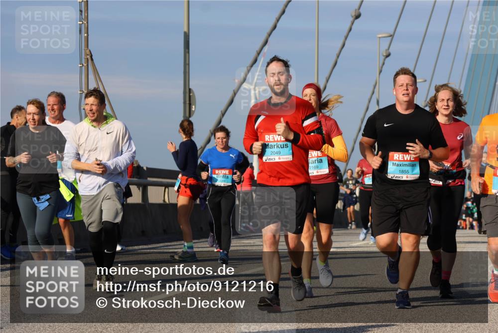 03.10.2025 - Köhlbrandbrückenlauf Strokosch-Dieckow http://msf.ph/oto/9121216 03.10.2025 09:56:30 Position 2 3084, 2049, 2169, 1855 meine-sportfotos.de