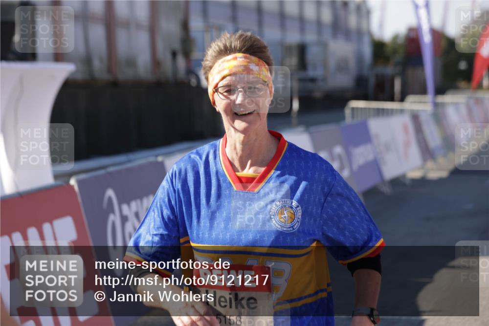 03.10.2025 - Köhlbrandbrückenlauf Jannik Wohlers http://msf.ph/oto/9121217 03.10.2025 13:36:10 Ziel 5045, 5158, 6670 meine-sportfotos.de