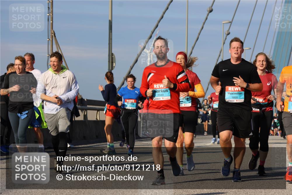 03.10.2025 - Köhlbrandbrückenlauf Strokosch-Dieckow http://msf.ph/oto/9121218 03.10.2025 09:56:30 Position 2 2049, 2169, 3084, 1855 meine-sportfotos.de