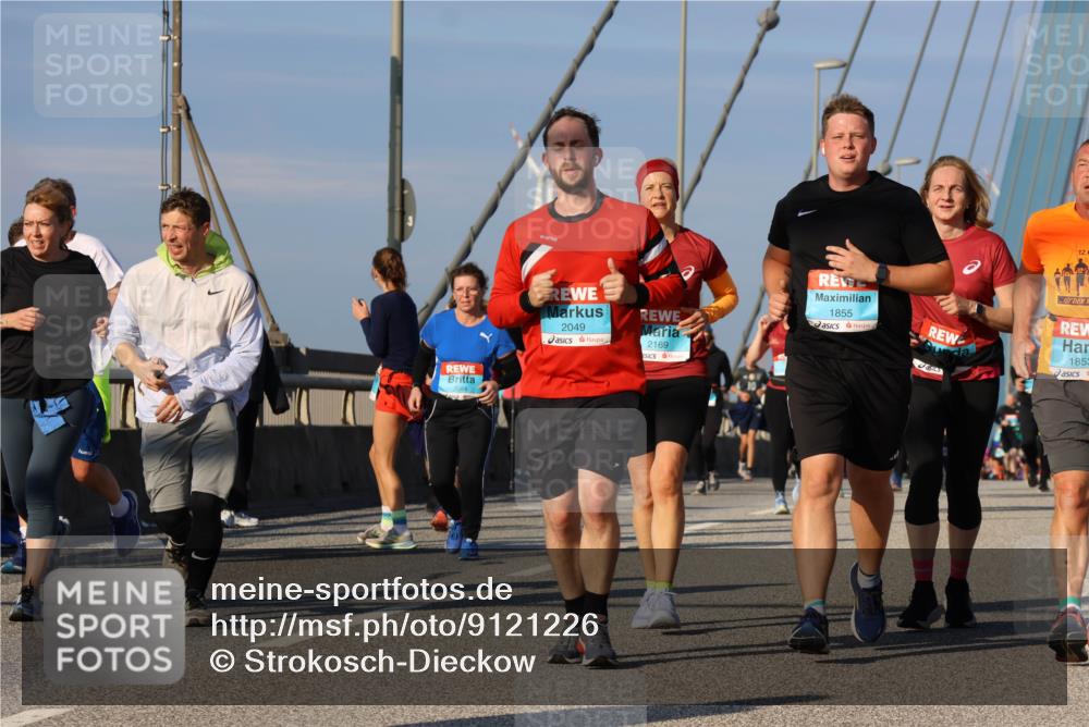 03.10.2025 - Köhlbrandbrückenlauf Strokosch-Dieckow http://msf.ph/oto/9121226 03.10.2025 09:56:31 Position 2 3084, 2049, 2169, 1855, 1853 meine-sportfotos.de