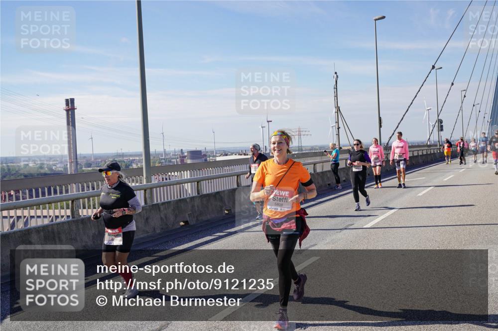 03.10.2025 - Köhlbrandbrückenlauf Michael Burmester http://msf.ph/oto/9121235 03.10.2025 13:02:39 Position 2 5808 meine-sportfotos.de