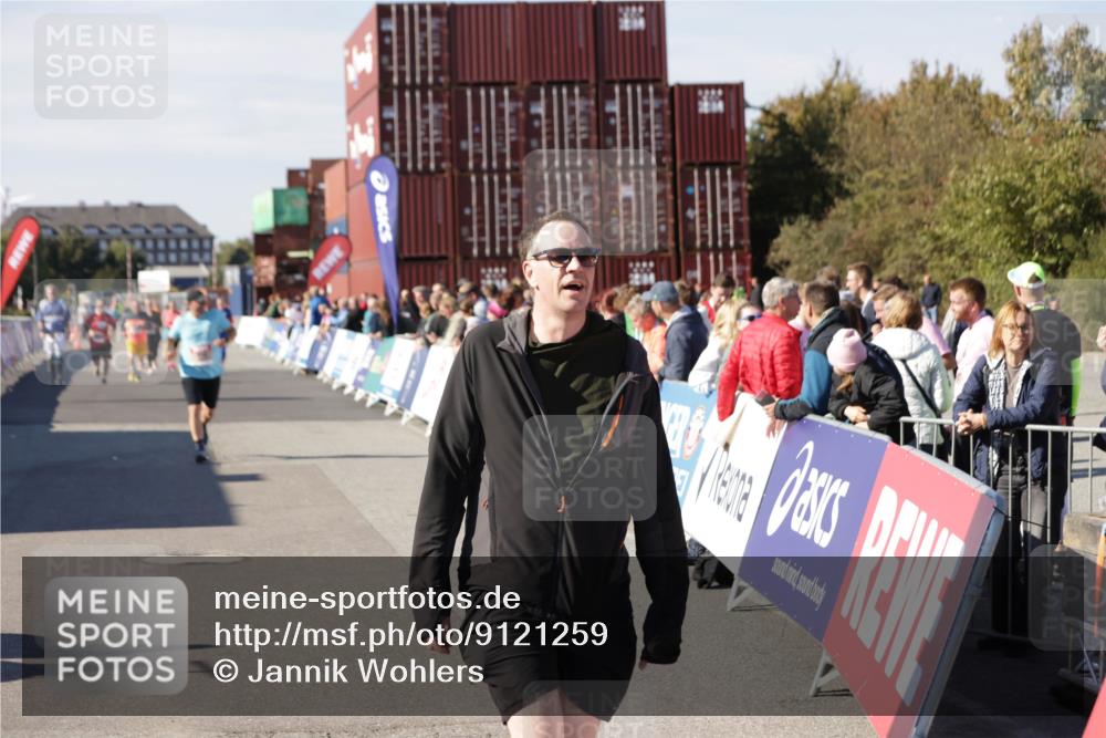 03.10.2025 - Köhlbrandbrückenlauf Jannik Wohlers http://msf.ph/oto/9121259 03.10.2025 13:36:16 Ziel 5045, 5158, 5219, 6670 meine-sportfotos.de