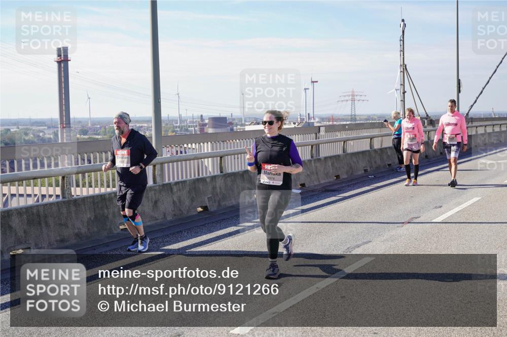 03.10.2025 - Köhlbrandbrückenlauf Michael Burmester http://msf.ph/oto/9121266 03.10.2025 13:02:41 Position 2 4972, 4974 meine-sportfotos.de