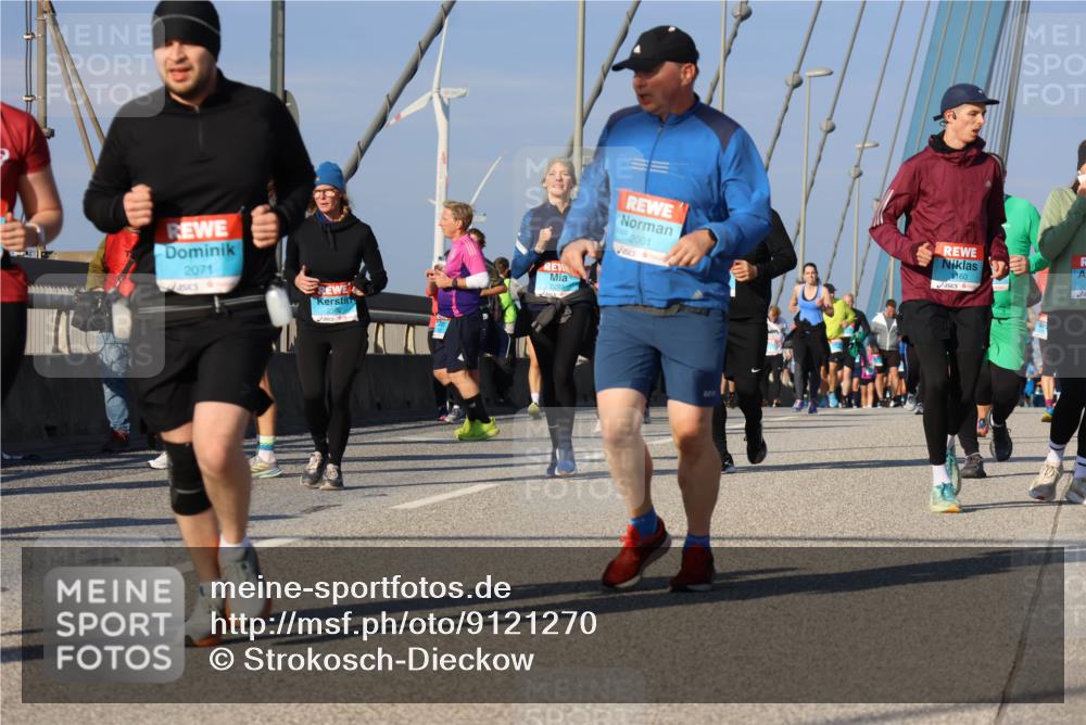 03.10.2025 - Köhlbrandbrückenlauf Strokosch-Dieckow http://msf.ph/oto/9121270 03.10.2025 09:56:38 Position 2 2071, 2001, 1160 meine-sportfotos.de