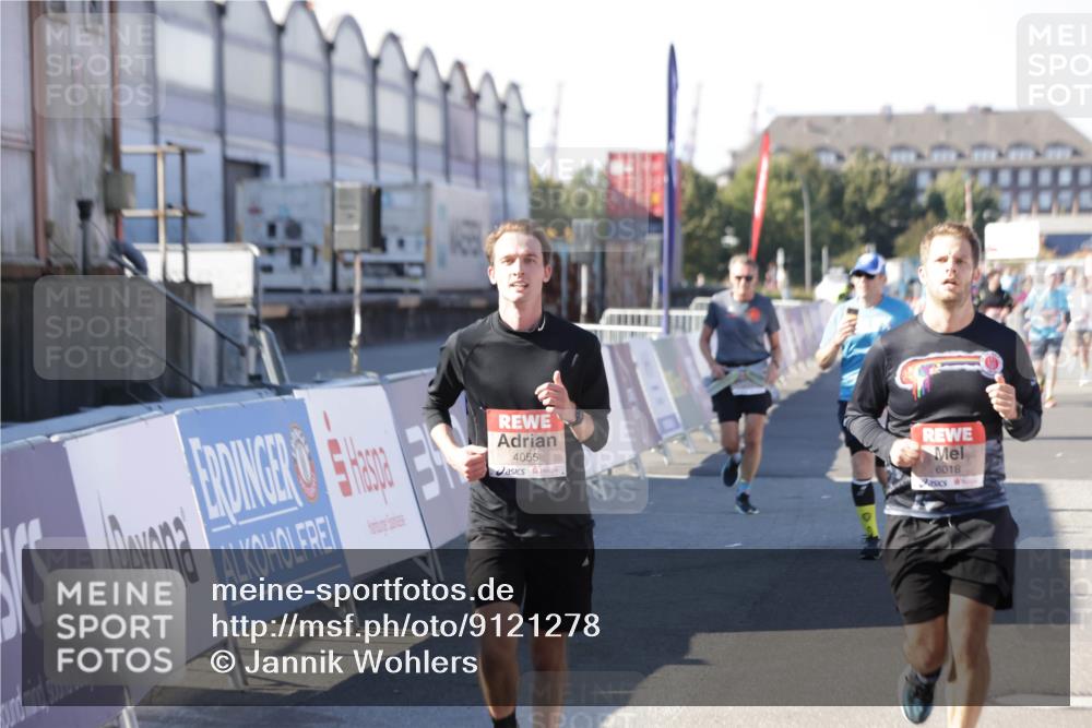 03.10.2025 - Köhlbrandbrückenlauf Jannik Wohlers http://msf.ph/oto/9121278 03.10.2025 13:04:31 Ziel 4055, 4117, 4198, 4297, 4494, 4665, 4713, 4836, 4995, 6018, 6092, 6723 meine-sportfotos.de