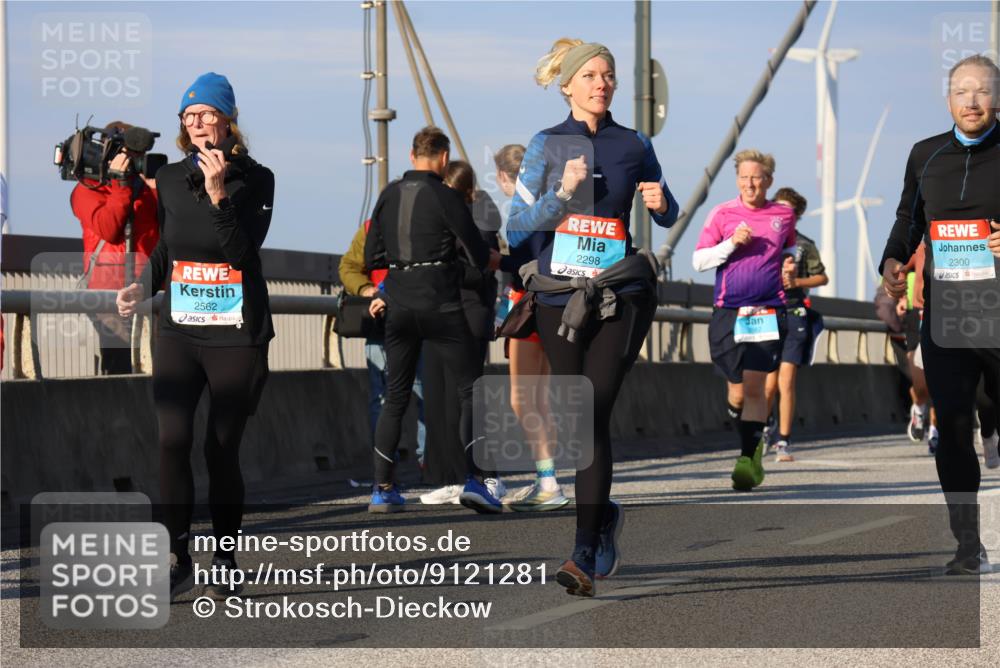 03.10.2025 - Köhlbrandbrückenlauf Strokosch-Dieckow http://msf.ph/oto/9121281 03.10.2025 09:56:41 Position 2 2562, 2298, 2300 meine-sportfotos.de