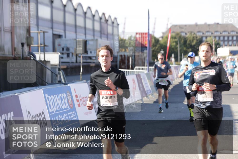 03.10.2025 - Köhlbrandbrückenlauf Jannik Wohlers http://msf.ph/oto/9121293 03.10.2025 13:04:31 Ziel 4055, 4117, 4198, 4297, 4494, 4665, 4713, 4836, 4995, 6018, 6092, 6723 meine-sportfotos.de