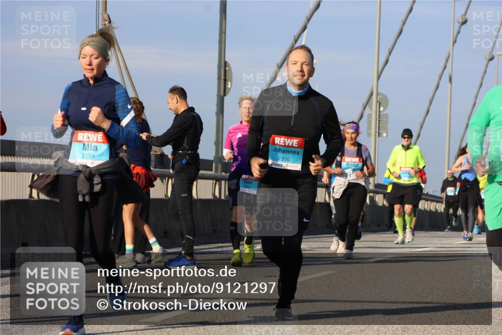 03.10.2025 - Köhlbrandbrückenlauf Strokosch-Dieckow http://msf.ph/oto/9121297 03.10.2025 09:56:42 Position 2 2298, 2300 meine-sportfotos.de