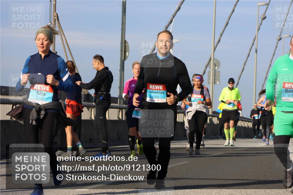 03.10.2025 - Köhlbrandbrückenlauf Strokosch-Dieckow http://msf.ph/oto/9121300 03.10.2025 09:56:42 Position 2 2298, 3562, 303, 2300 meine-sportfotos.de