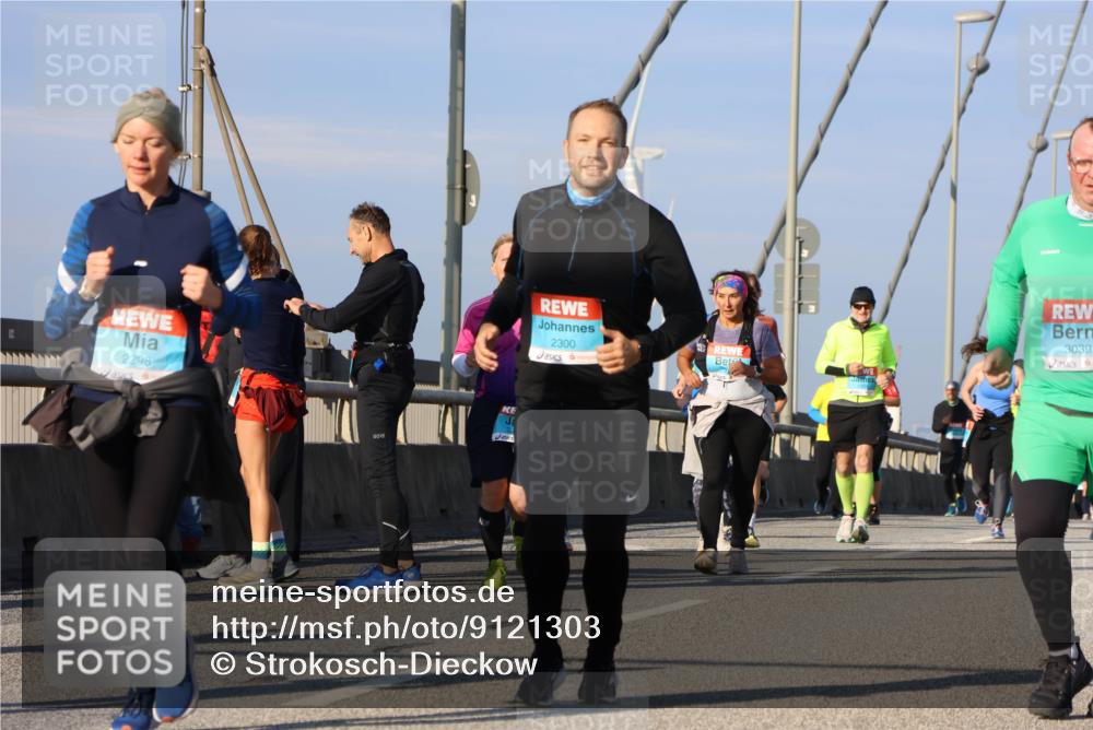 03.10.2025 - Köhlbrandbrückenlauf Strokosch-Dieckow http://msf.ph/oto/9121303 03.10.2025 09:56:42 Position 2 2298, 2300, 3039 meine-sportfotos.de