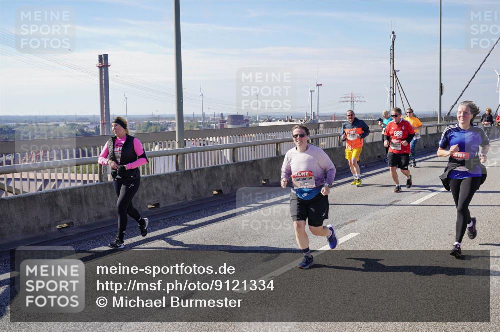 03.10.2025 - Köhlbrandbrückenlauf Michael Burmester http://msf.ph/oto/9121334 03.10.2025 13:02:51 Position 2 5557, 888 meine-sportfotos.de