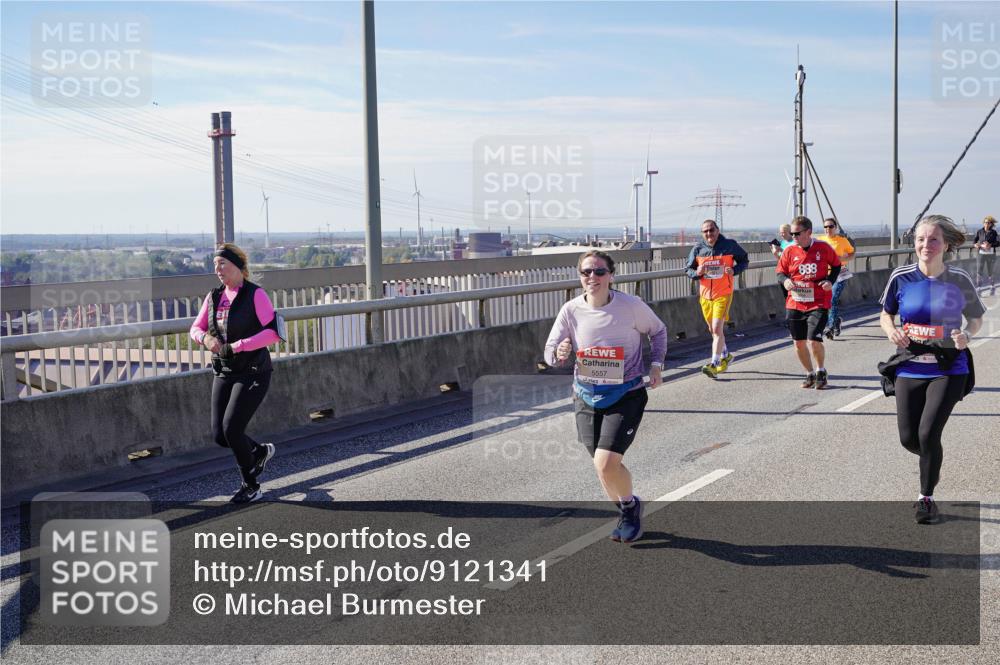 03.10.2025 - Köhlbrandbrückenlauf Michael Burmester http://msf.ph/oto/9121341 03.10.2025 13:02:51 Position 2 5557, 888 meine-sportfotos.de