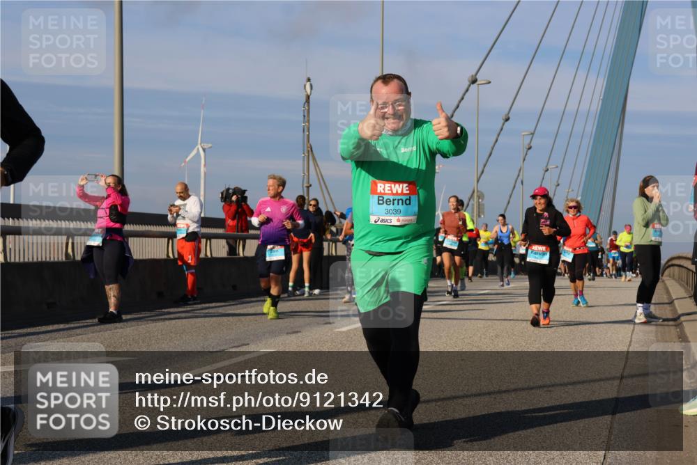 03.10.2025 - Köhlbrandbrückenlauf Strokosch-Dieckow http://msf.ph/oto/9121342 03.10.2025 09:56:46 Position 2 3039 meine-sportfotos.de
