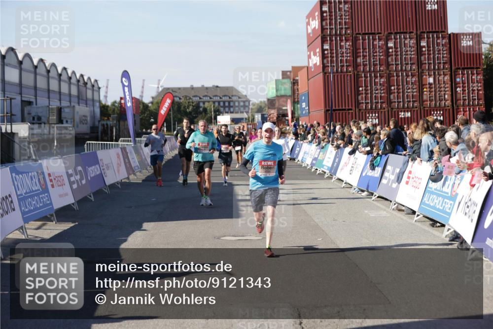 03.10.2025 - Köhlbrandbrückenlauf Jannik Wohlers http://msf.ph/oto/9121343 03.10.2025 13:04:39 Ziel 4022, 4055, 4236, 4246, 4247, 4713, 4724, 4831, 5948, 6018, 6092, 6470 meine-sportfotos.de