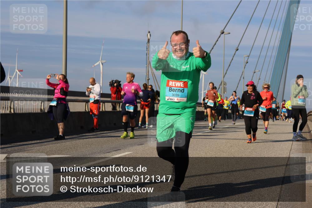 03.10.2025 - Köhlbrandbrückenlauf Strokosch-Dieckow http://msf.ph/oto/9121347 03.10.2025 09:56:46 Position 2 3039 meine-sportfotos.de