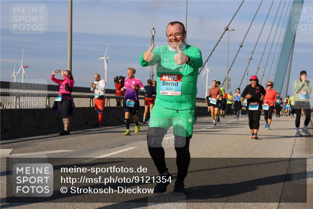 03.10.2025 - Köhlbrandbrückenlauf Strokosch-Dieckow http://msf.ph/oto/9121354 03.10.2025 09:56:46 Position 2 3039 meine-sportfotos.de