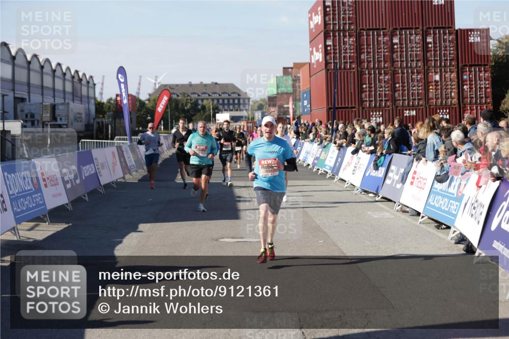 03.10.2025 - Köhlbrandbrückenlauf Jannik Wohlers http://msf.ph/oto/9121361 03.10.2025 13:04:39 Ziel 4022, 4055, 4236, 4246, 4247, 4713, 4724, 4831, 5948, 6018, 6092, 6470 meine-sportfotos.de