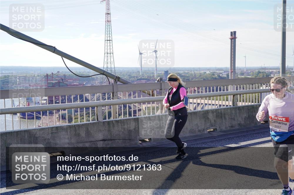 03.10.2025 - Köhlbrandbrückenlauf Michael Burmester http://msf.ph/oto/9121363 03.10.2025 13:02:52 Position 2 5557 meine-sportfotos.de