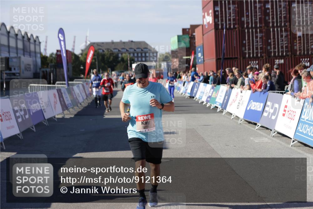 03.10.2025 - Köhlbrandbrückenlauf Jannik Wohlers http://msf.ph/oto/9121364 03.10.2025 13:36:20 Ziel 5045, 5219 meine-sportfotos.de