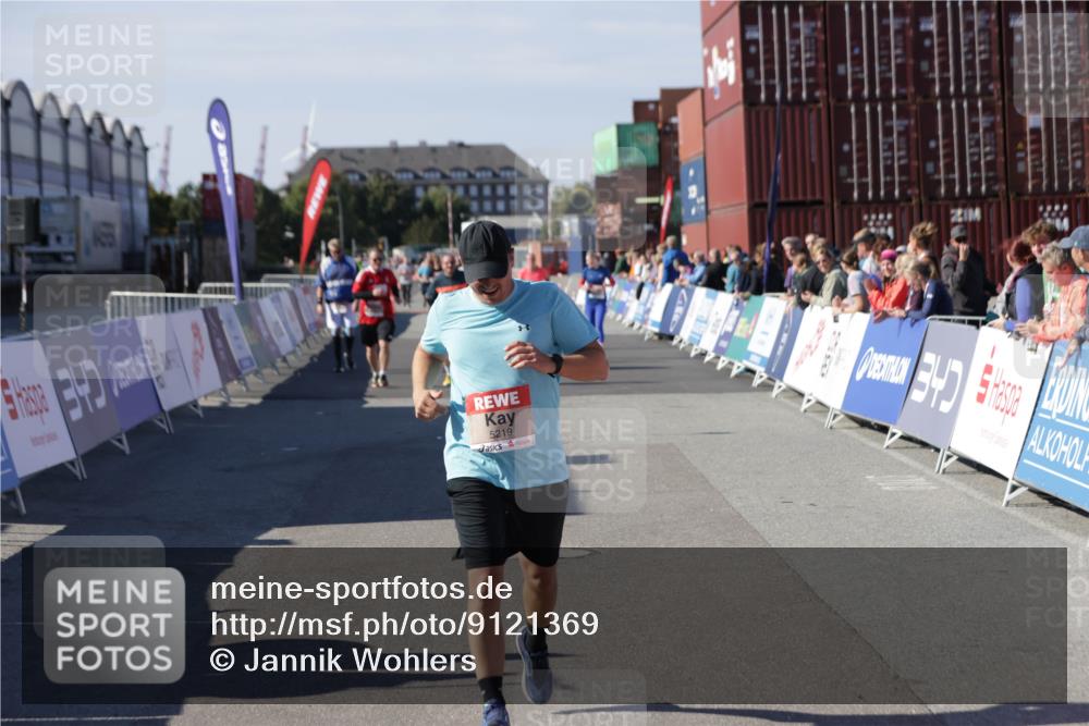 03.10.2025 - Köhlbrandbrückenlauf Jannik Wohlers http://msf.ph/oto/9121369 03.10.2025 13:36:20 Ziel 5045, 5219 meine-sportfotos.de