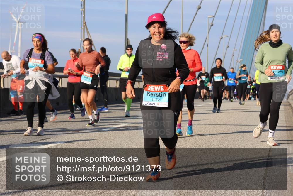 03.10.2025 - Köhlbrandbrückenlauf Strokosch-Dieckow http://msf.ph/oto/9121373 03.10.2025 09:56:49 Position 2 2025, 1472, 2310 meine-sportfotos.de