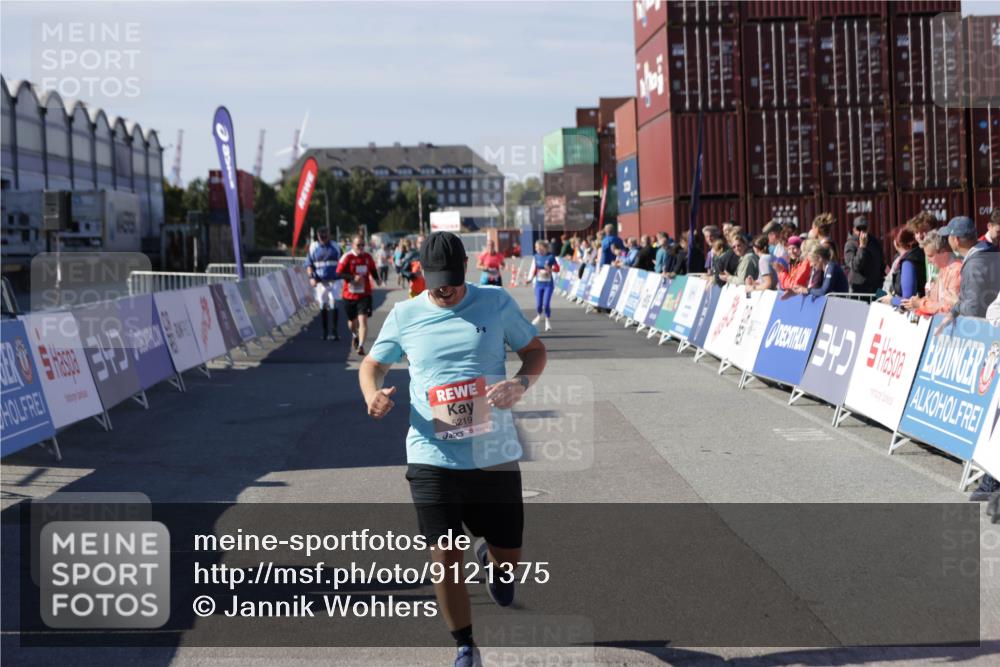 03.10.2025 - Köhlbrandbrückenlauf Jannik Wohlers http://msf.ph/oto/9121375 03.10.2025 13:36:20 Ziel 5045, 5219 meine-sportfotos.de