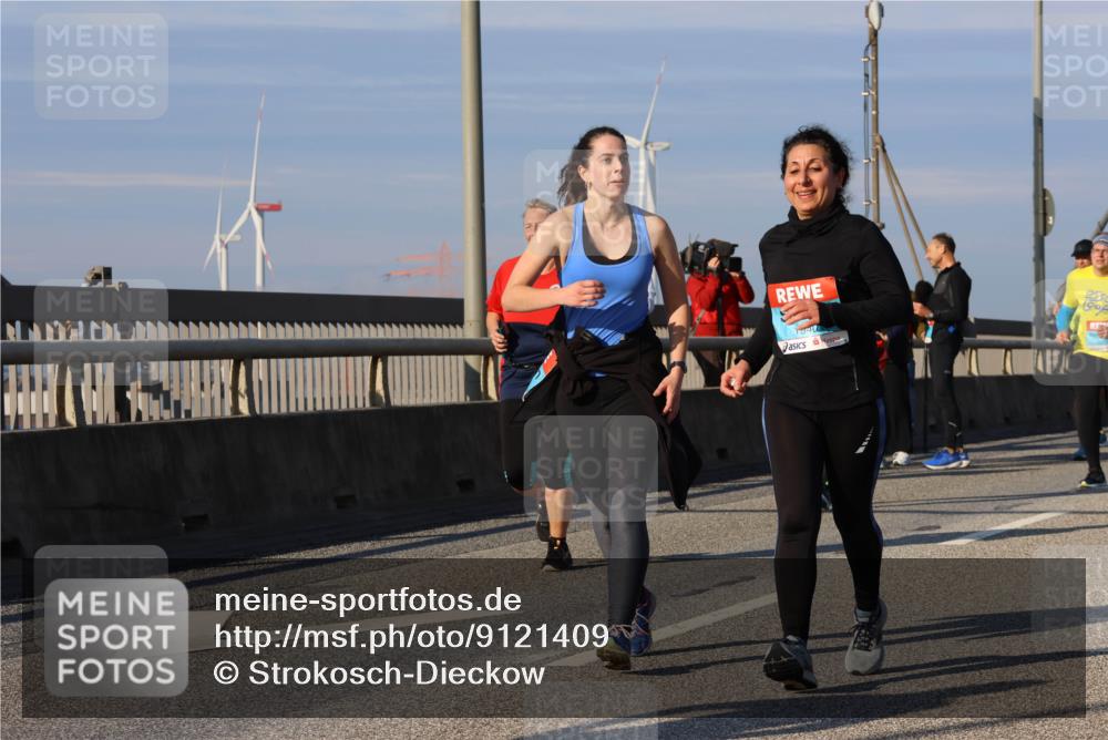 03.10.2025 - Köhlbrandbrückenlauf Strokosch-Dieckow http://msf.ph/oto/9121409 03.10.2025 09:56:56 Position 2  meine-sportfotos.de