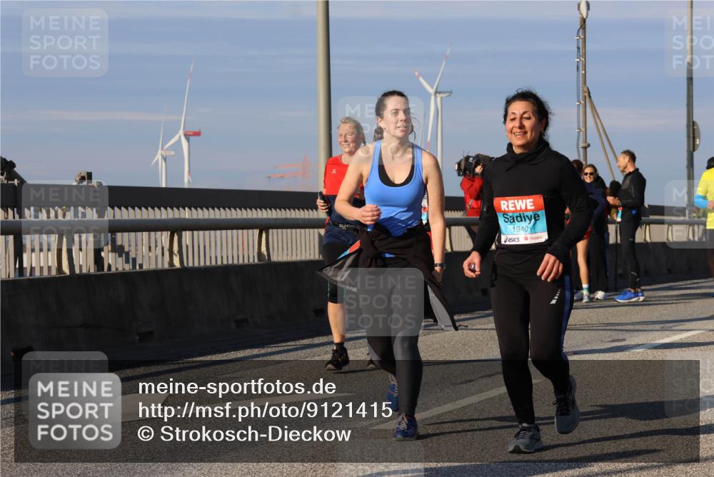 03.10.2025 - Köhlbrandbrückenlauf Strokosch-Dieckow http://msf.ph/oto/9121415 03.10.2025 09:56:56 Position 2 1940 meine-sportfotos.de