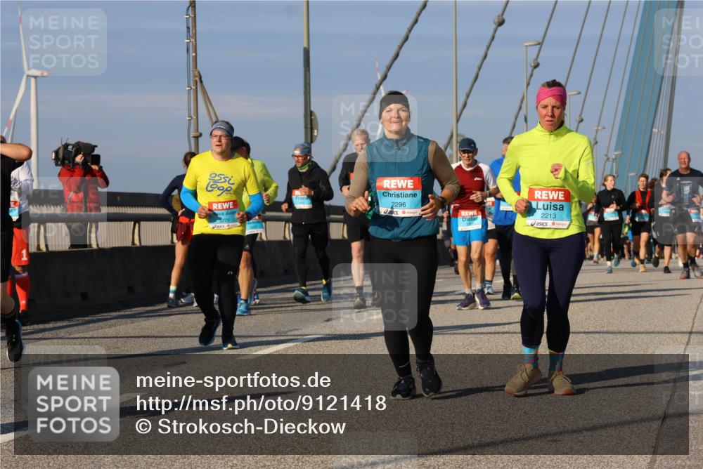 03.10.2025 - Köhlbrandbrückenlauf Strokosch-Dieckow http://msf.ph/oto/9121418 03.10.2025 09:56:58 Position 2 3279, 2296, 2213 meine-sportfotos.de