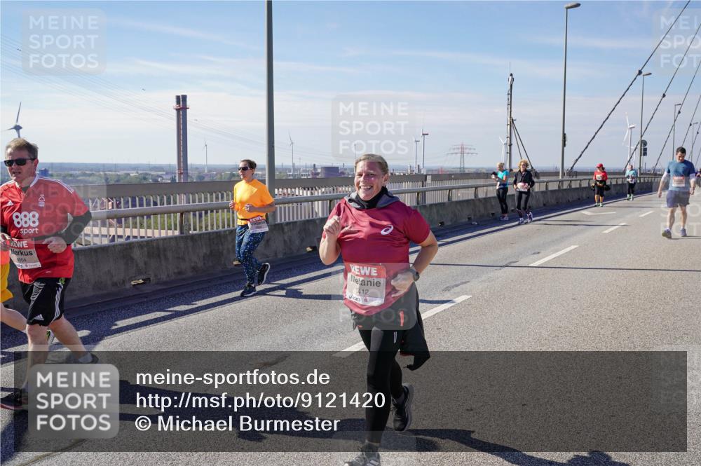 03.10.2025 - Köhlbrandbrückenlauf Michael Burmester http://msf.ph/oto/9121420 03.10.2025 13:02:56 Position 2 888, 6004, 5412 meine-sportfotos.de