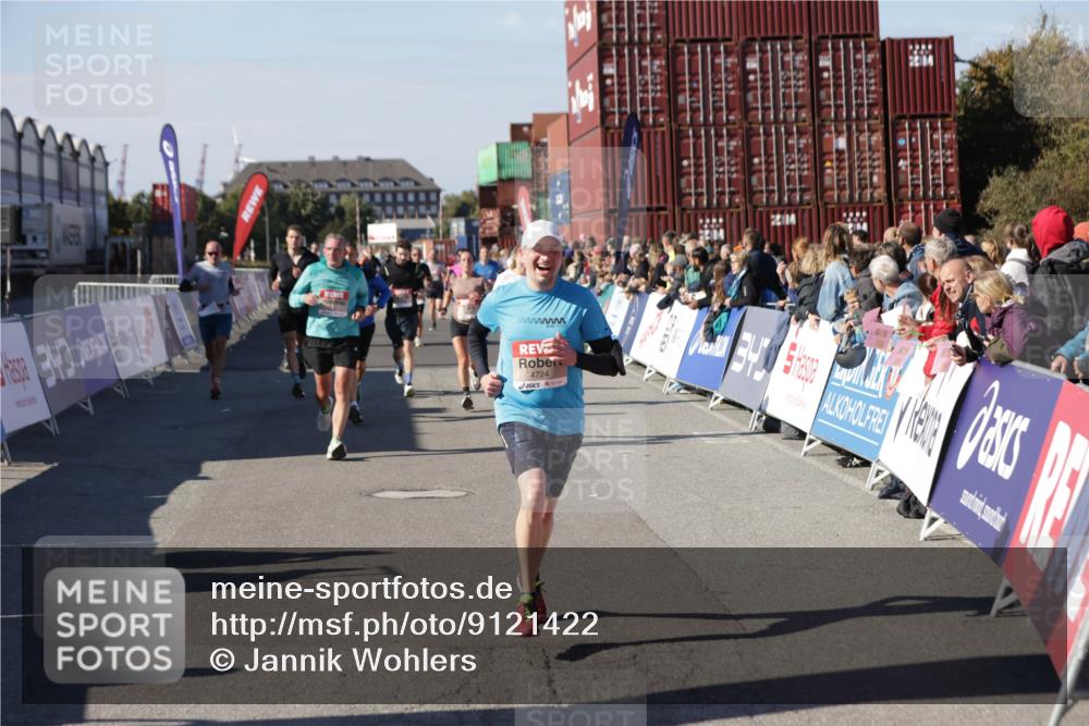 03.10.2025 - Köhlbrandbrückenlauf Jannik Wohlers http://msf.ph/oto/9121422 03.10.2025 13:04:40 Ziel 4022, 4055, 4236, 4246, 4247, 4713, 4724, 4831, 5948, 6018, 6092, 6470 meine-sportfotos.de