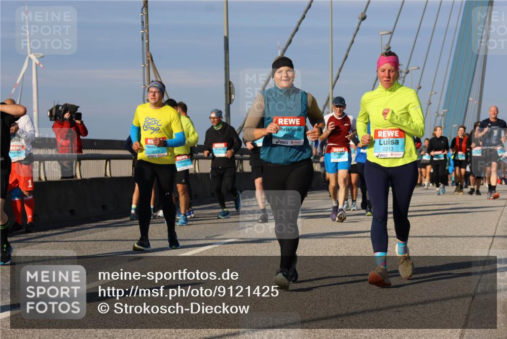 03.10.2025 - Köhlbrandbrückenlauf Strokosch-Dieckow http://msf.ph/oto/9121425 03.10.2025 09:56:58 Position 2 2296, 3279, 2213 meine-sportfotos.de