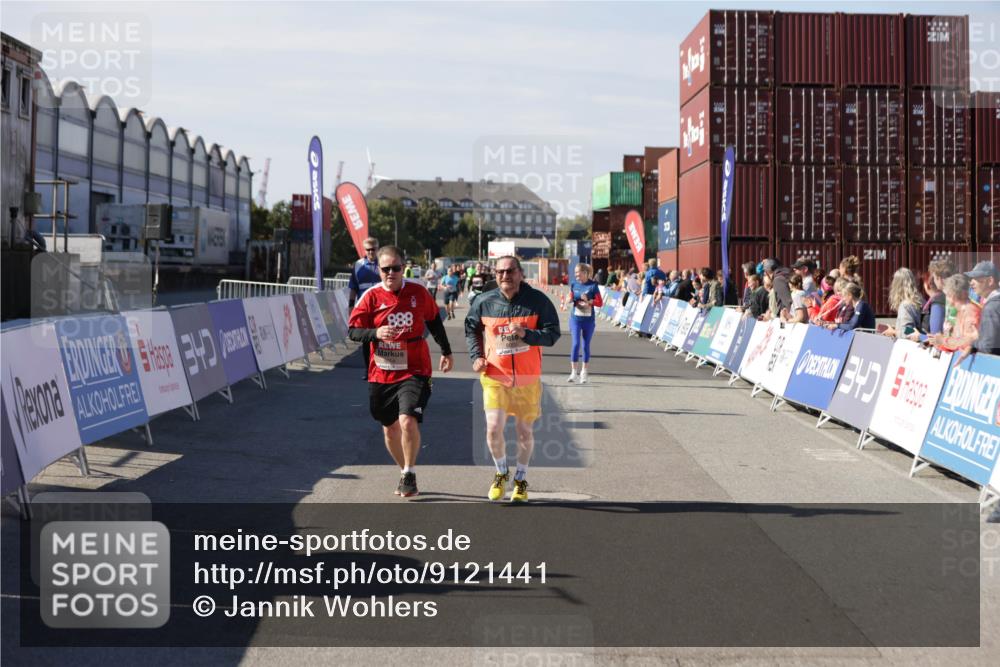 03.10.2025 - Köhlbrandbrückenlauf Jannik Wohlers http://msf.ph/oto/9121441 03.10.2025 13:36:26 Ziel 4735, 5045, 5219, 6003, 6004 meine-sportfotos.de