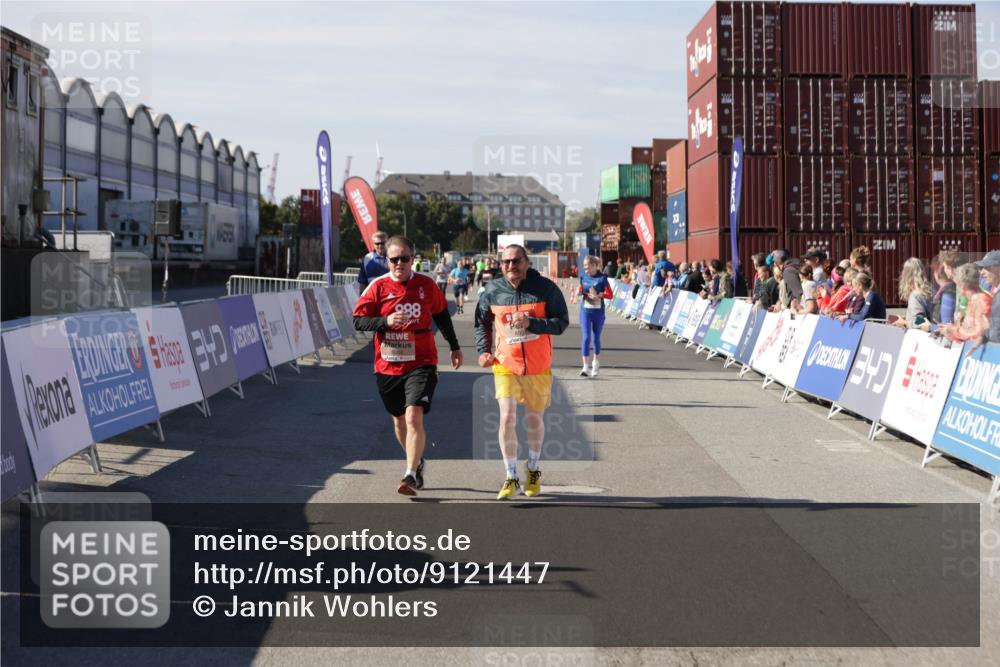 03.10.2025 - Köhlbrandbrückenlauf Jannik Wohlers http://msf.ph/oto/9121447 03.10.2025 13:36:26 Ziel 4735, 5045, 5219, 6003, 6004 meine-sportfotos.de
