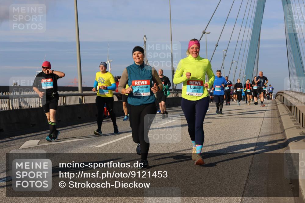03.10.2025 - Köhlbrandbrückenlauf Strokosch-Dieckow http://msf.ph/oto/9121453 03.10.2025 09:57:00 Position 2 2296, 2213 meine-sportfotos.de