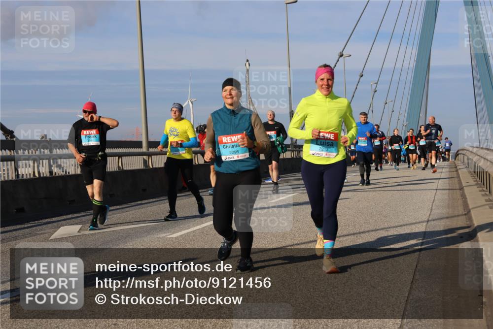 03.10.2025 - Köhlbrandbrückenlauf Strokosch-Dieckow http://msf.ph/oto/9121456 03.10.2025 09:57:00 Position 2 2296, 2213 meine-sportfotos.de
