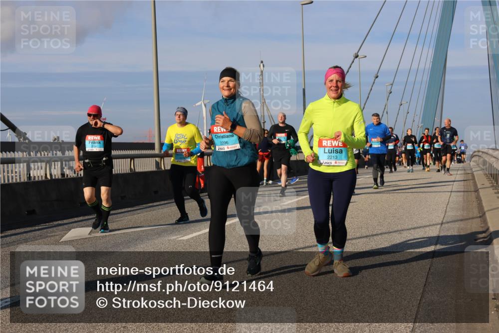 03.10.2025 - Köhlbrandbrückenlauf Strokosch-Dieckow http://msf.ph/oto/9121464 03.10.2025 09:57:00 Position 2 2296, 2094, 2213 meine-sportfotos.de