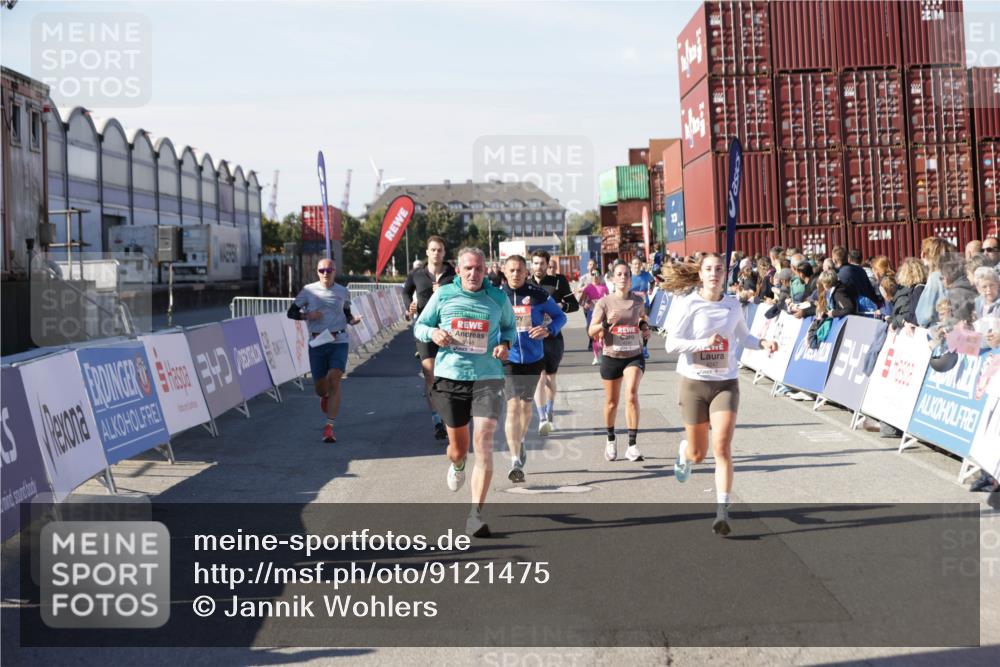 03.10.2025 - Köhlbrandbrückenlauf Jannik Wohlers http://msf.ph/oto/9121475 03.10.2025 13:04:42 Ziel 4022, 4236, 4246, 4247, 4303, 4449, 4713, 4724, 4831, 5849, 5948, 5968, 6092, 6268, 6470 meine-sportfotos.de