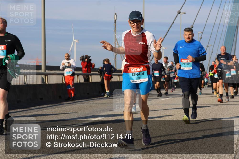 03.10.2025 - Köhlbrandbrückenlauf Strokosch-Dieckow http://msf.ph/oto/9121476 03.10.2025 09:57:04 Position 2 3, 2, 1984, 3163 meine-sportfotos.de
