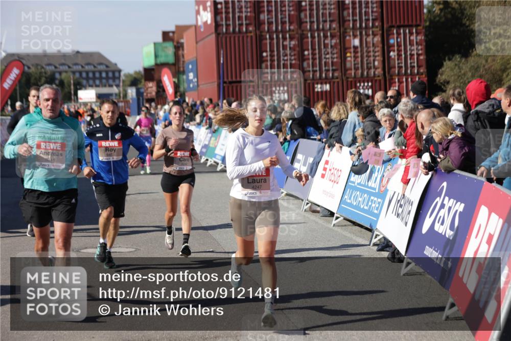 03.10.2025 - Köhlbrandbrückenlauf Jannik Wohlers http://msf.ph/oto/9121481 03.10.2025 13:04:42 Ziel 4022, 4236, 4246, 4247, 4303, 4449, 4713, 4724, 4831, 5849, 5948, 5968, 6092, 6268, 6470 meine-sportfotos.de