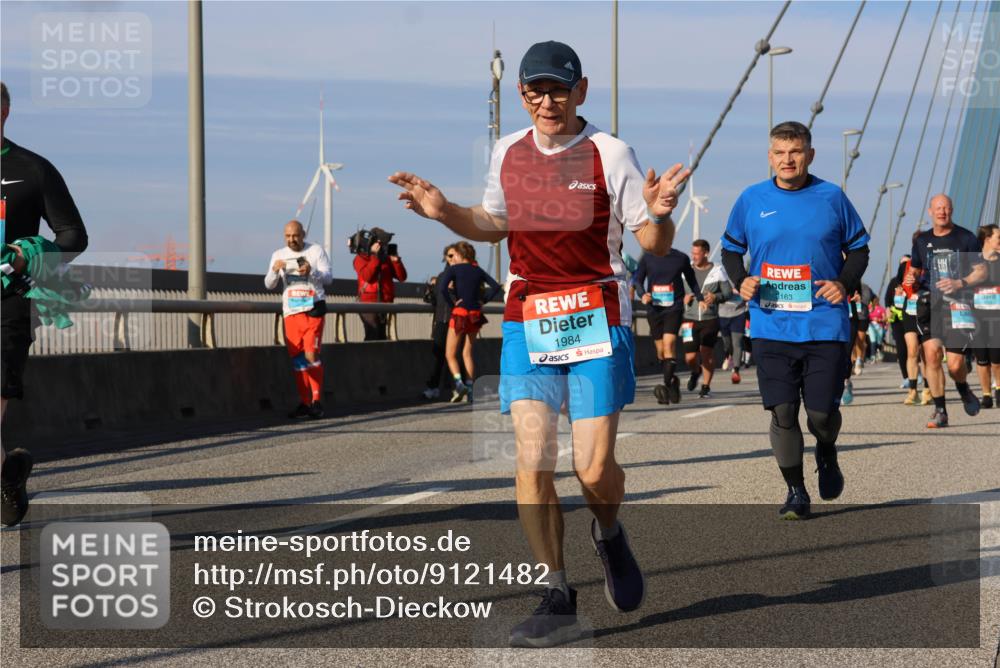03.10.2025 - Köhlbrandbrückenlauf Strokosch-Dieckow http://msf.ph/oto/9121482 03.10.2025 09:57:04 Position 2 1984, 163 meine-sportfotos.de