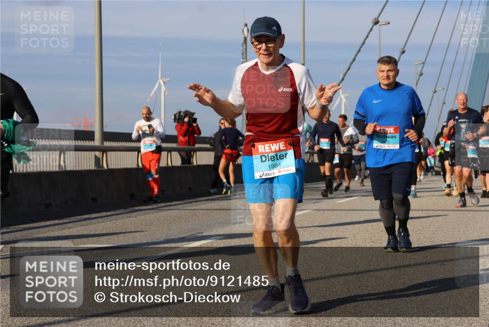 03.10.2025 - Köhlbrandbrückenlauf Strokosch-Dieckow http://msf.ph/oto/9121485 03.10.2025 09:57:04 Position 2 1984, 3163 meine-sportfotos.de