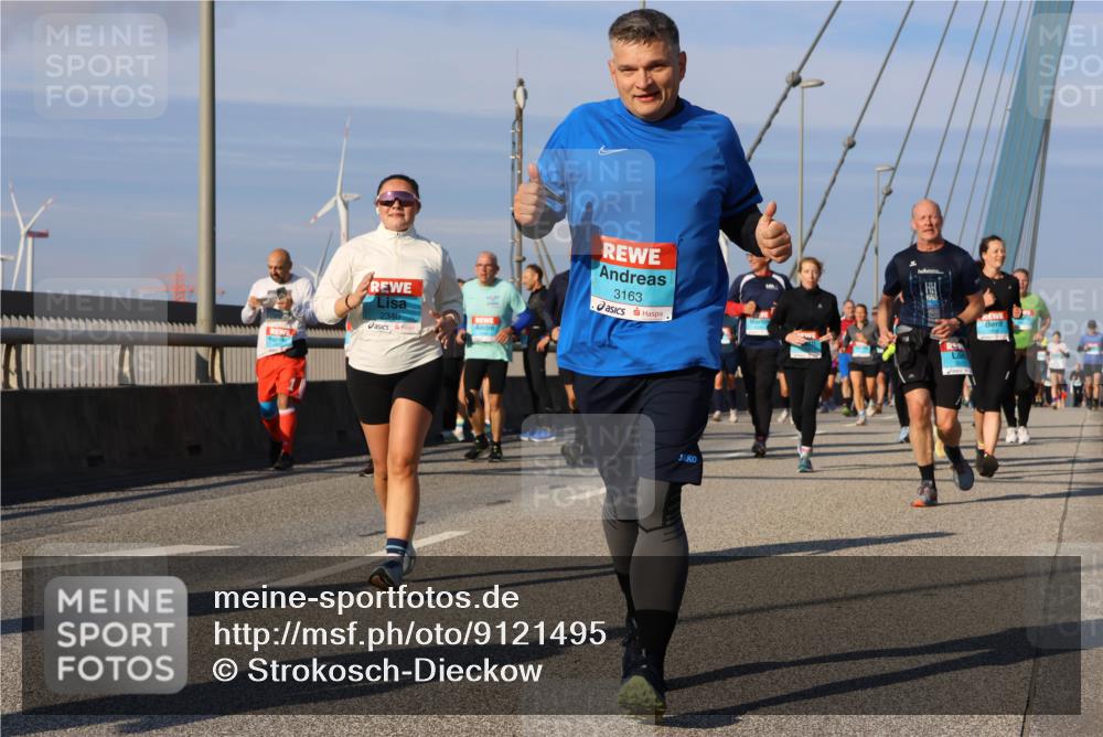 03.10.2025 - Köhlbrandbrückenlauf Strokosch-Dieckow http://msf.ph/oto/9121495 03.10.2025 09:57:06 Position 2 2340, 3163 meine-sportfotos.de
