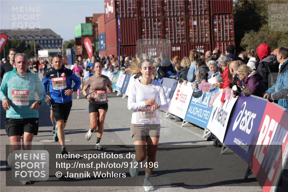 03.10.2025 - Köhlbrandbrückenlauf Jannik Wohlers http://msf.ph/oto/9121496 03.10.2025 13:04:42 Ziel 4022, 4236, 4246, 4247, 4303, 4449, 4713, 4724, 4831, 5849, 5948, 5968, 6092, 6268, 6470 meine-sportfotos.de