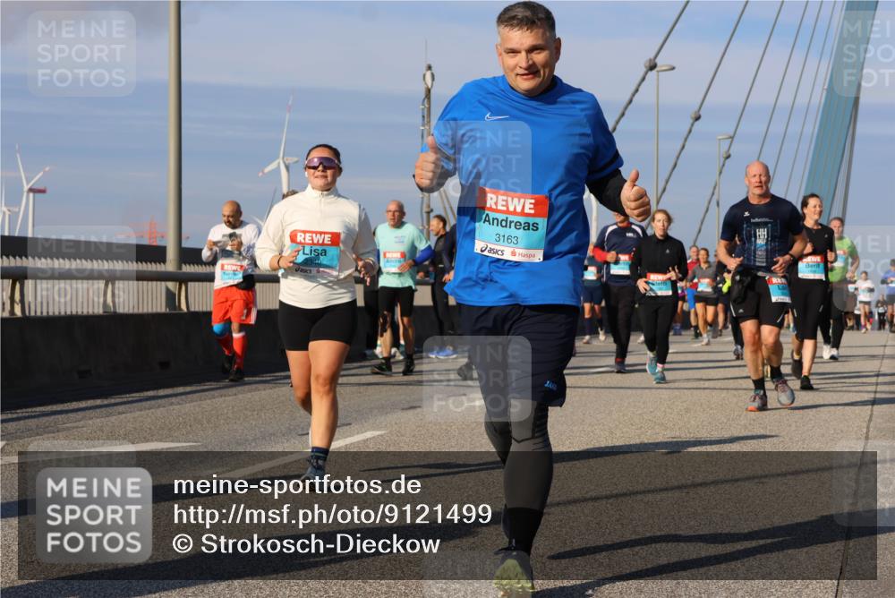 03.10.2025 - Köhlbrandbrückenlauf Strokosch-Dieckow http://msf.ph/oto/9121499 03.10.2025 09:57:06 Position 2 2340, 3163 meine-sportfotos.de