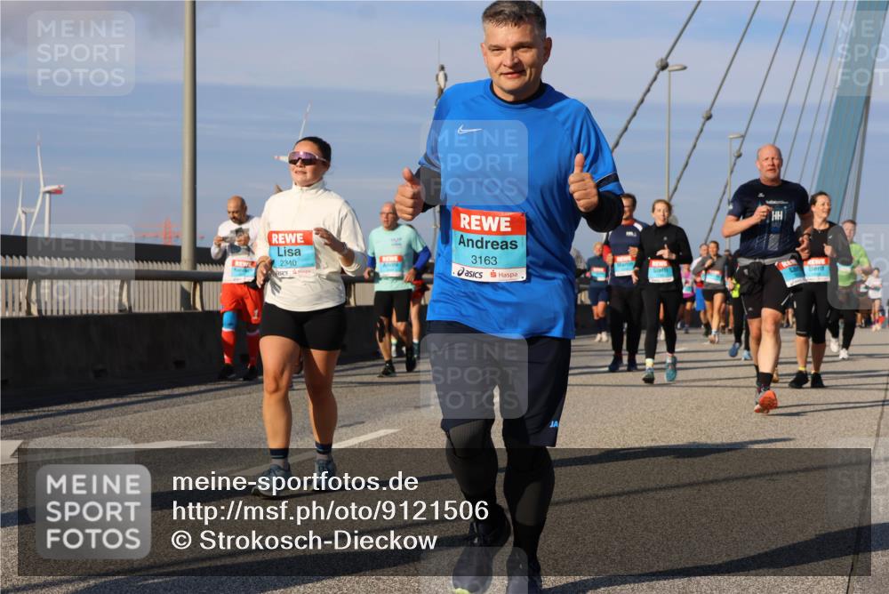 03.10.2025 - Köhlbrandbrückenlauf Strokosch-Dieckow http://msf.ph/oto/9121506 03.10.2025 09:57:06 Position 2 2340, 3163 meine-sportfotos.de