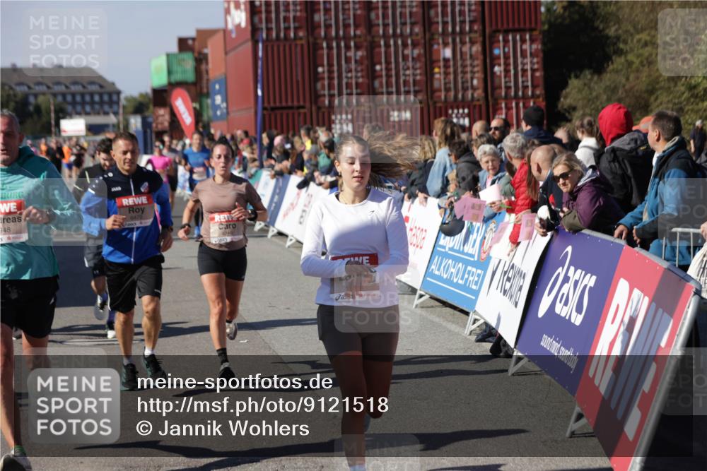 03.10.2025 - Köhlbrandbrückenlauf Jannik Wohlers http://msf.ph/oto/9121518 03.10.2025 13:04:43 Ziel 4022, 4061, 4236, 4246, 4247, 4303, 4449, 4713, 4724, 4831, 5849, 5948, 5968, 6092, 6268, 6470, 6716 meine-sportfotos.de