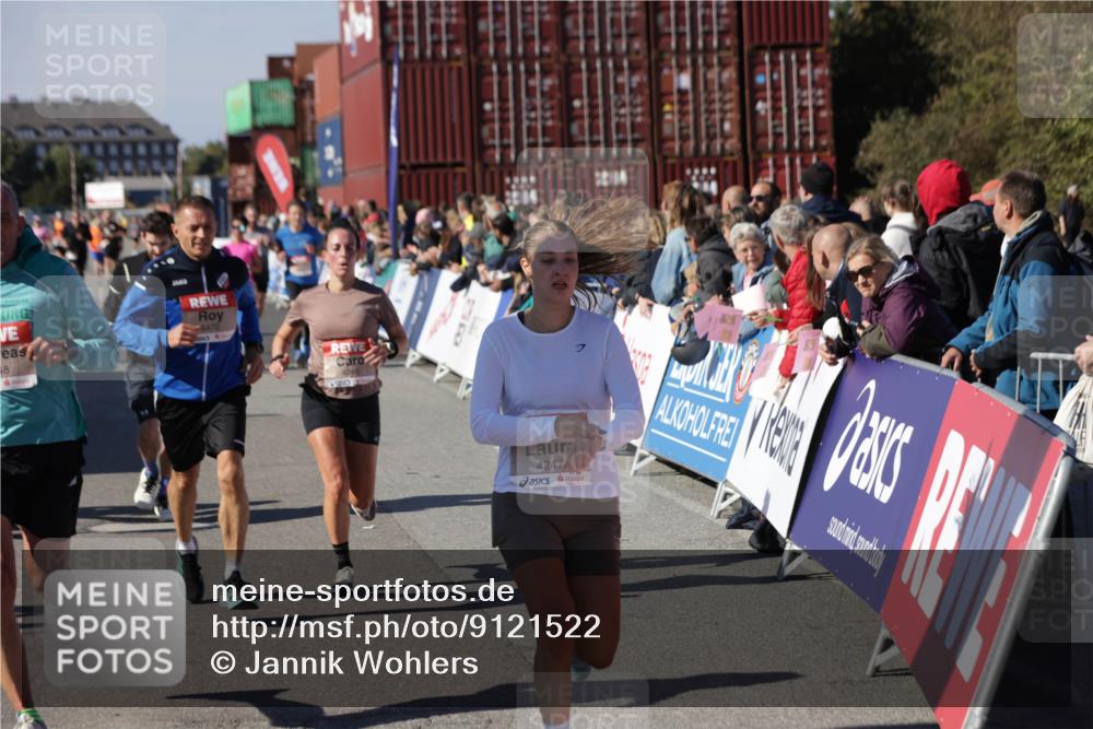 03.10.2025 - Köhlbrandbrückenlauf Jannik Wohlers http://msf.ph/oto/9121522 03.10.2025 13:04:43 Ziel 4022, 4061, 4236, 4246, 4247, 4303, 4449, 4713, 4724, 4831, 5849, 5948, 5968, 6092, 6268, 6470, 6716 meine-sportfotos.de